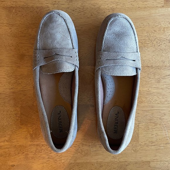 NWOT Size 6.5 tan Merona suede loafers - Picture 2 of 4